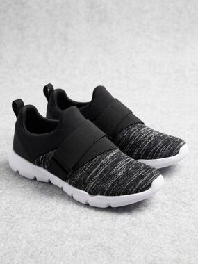 Merrell Black Slip-On Sneakers Size 6 | Lightweight Comfort Walking Shoes